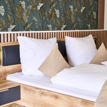 Hotel Maximo Пиннеберг Экстерьер фото