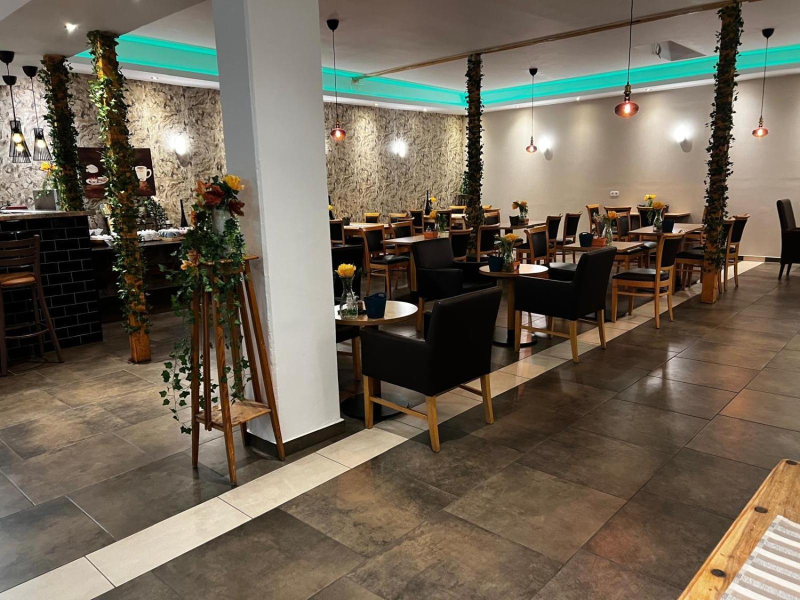 Hotel Maximo Пиннеберг Экстерьер фото