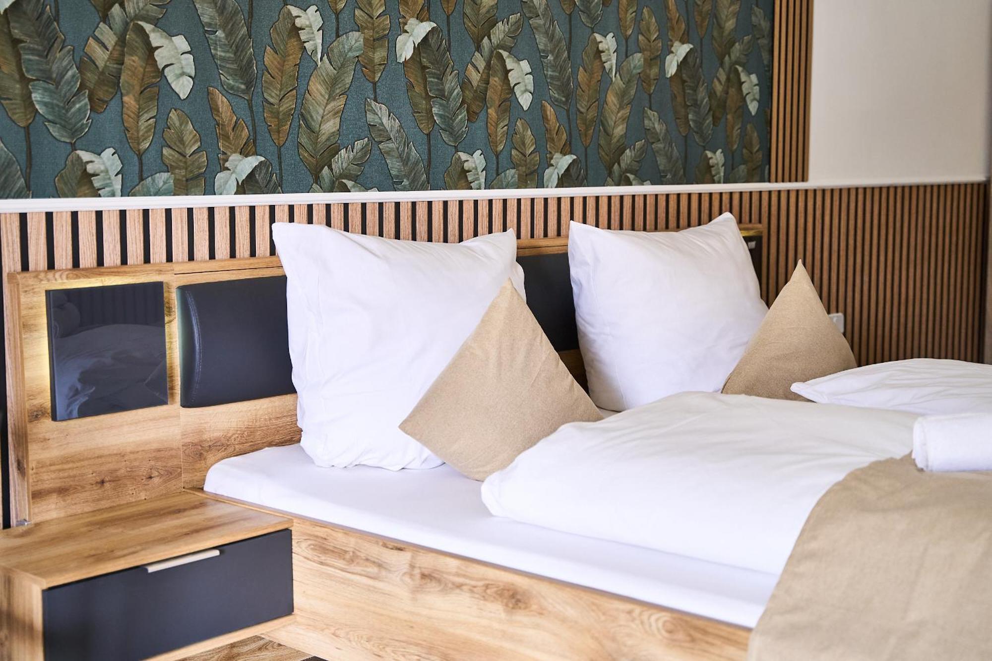 Hotel Maximo Пиннеберг Экстерьер фото