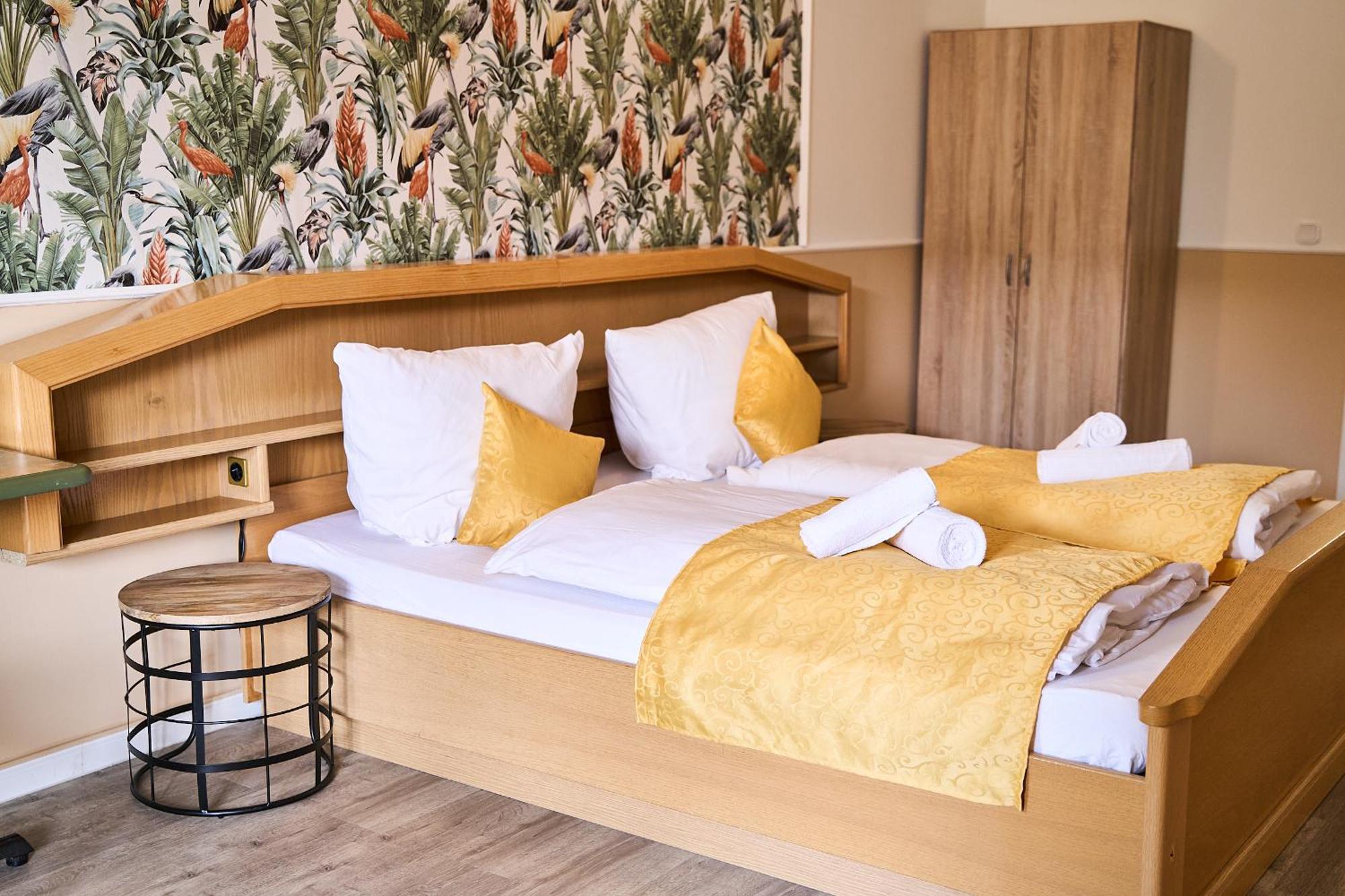 Hotel Maximo Пиннеберг Экстерьер фото