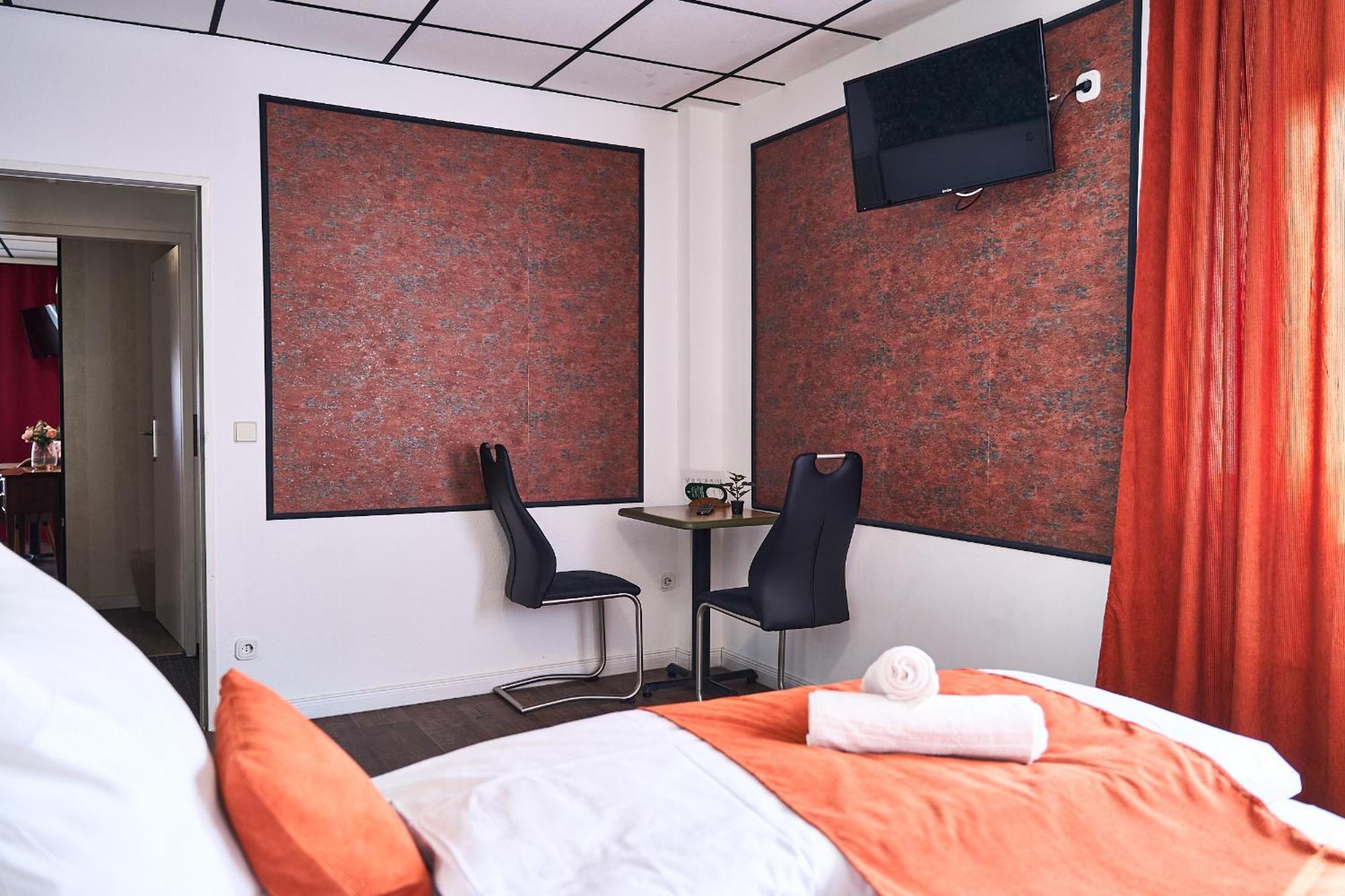 Hotel Maximo Пиннеберг Экстерьер фото