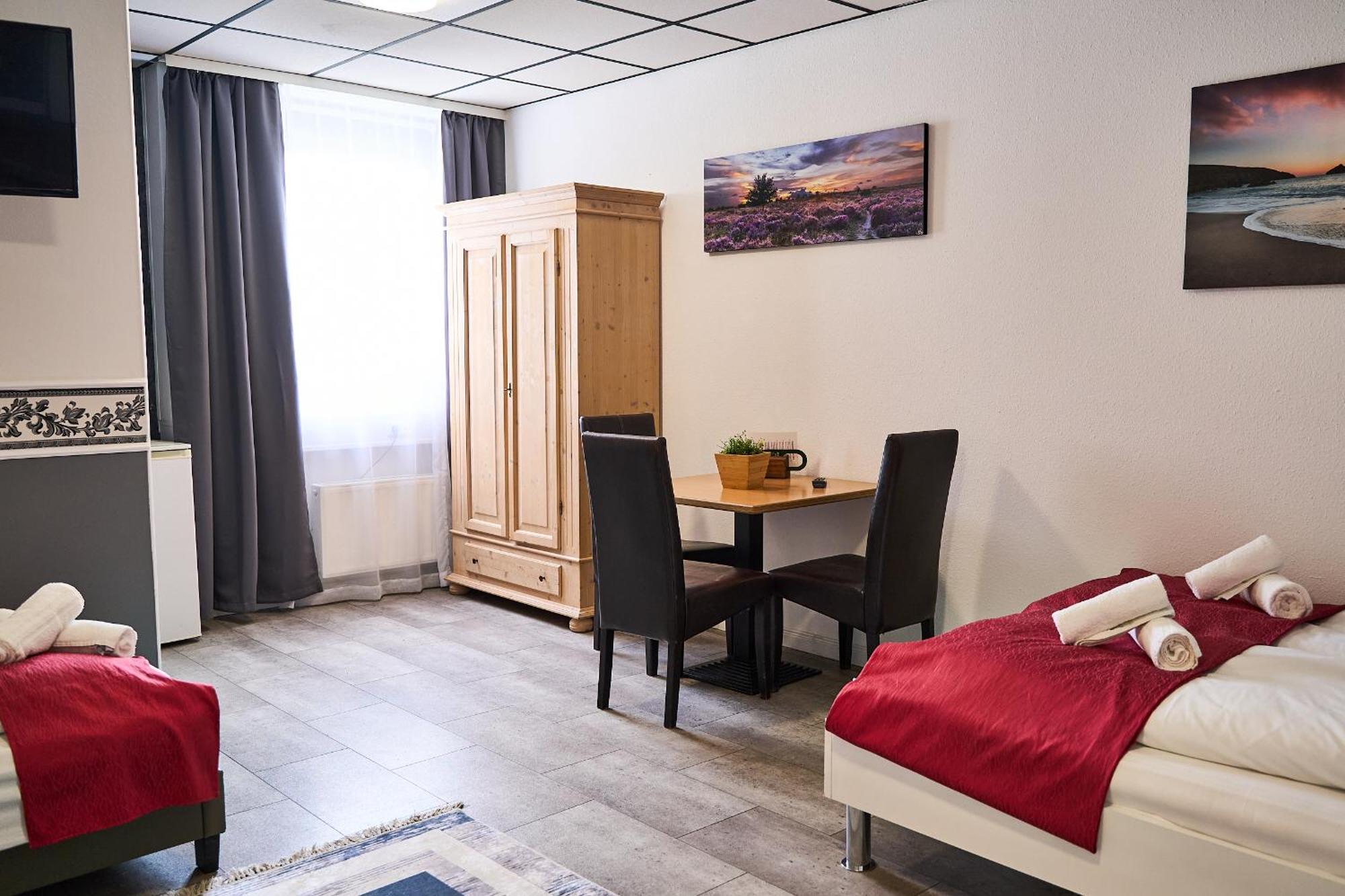 Hotel Maximo Пиннеберг Экстерьер фото