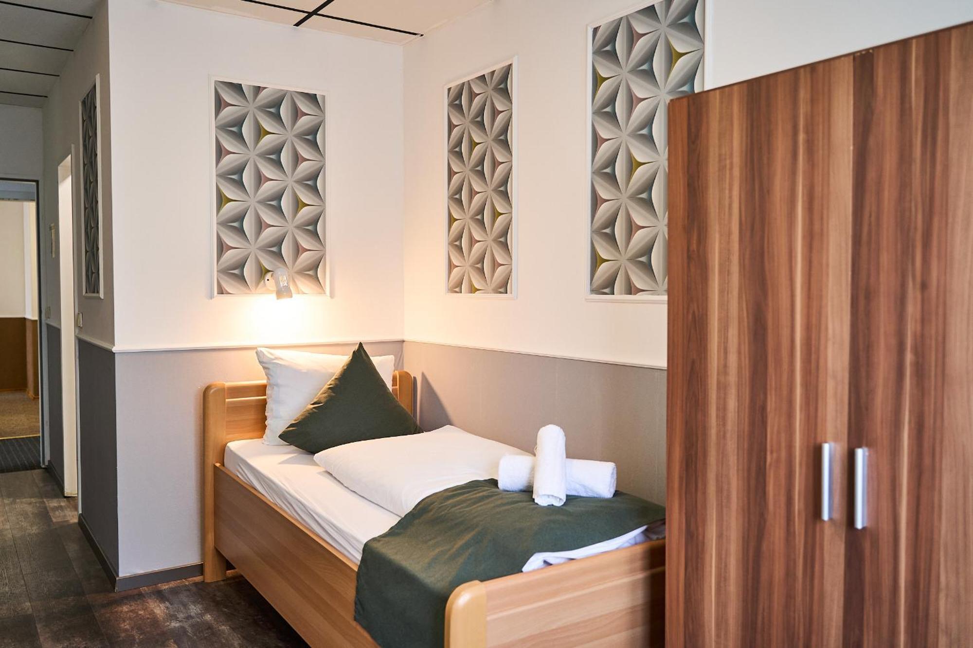 Hotel Maximo Пиннеберг Экстерьер фото
