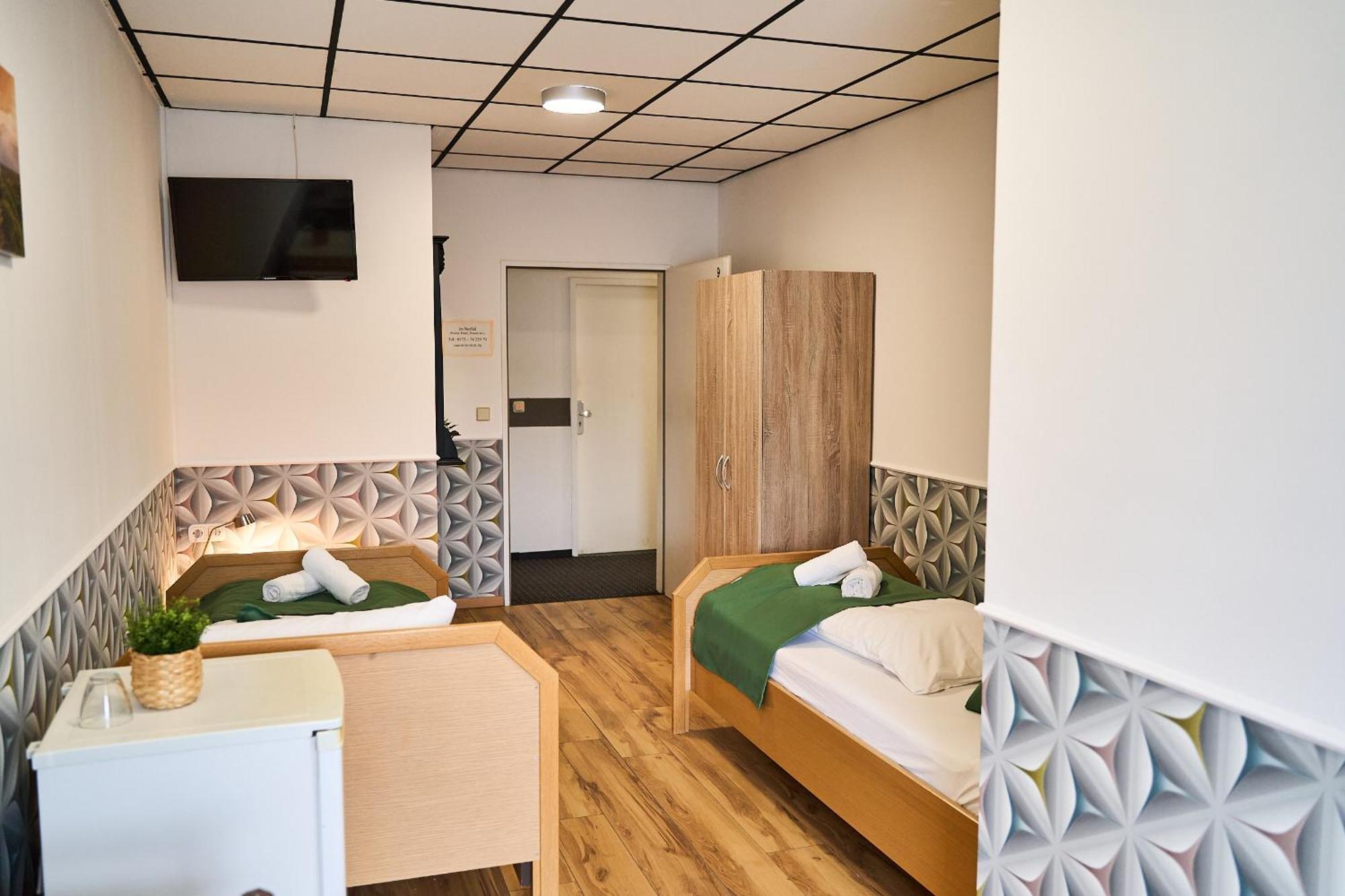 Hotel Maximo Пиннеберг Экстерьер фото