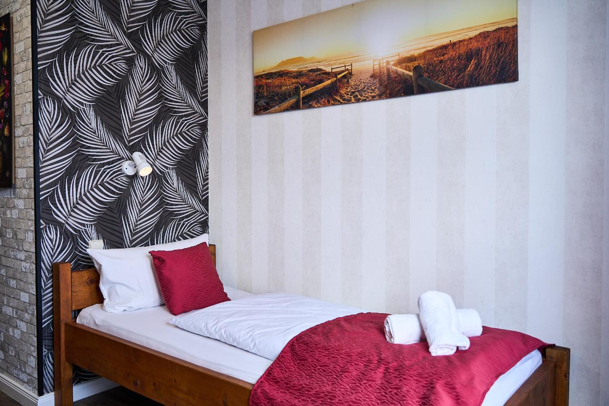Hotel Maximo Пиннеберг Экстерьер фото