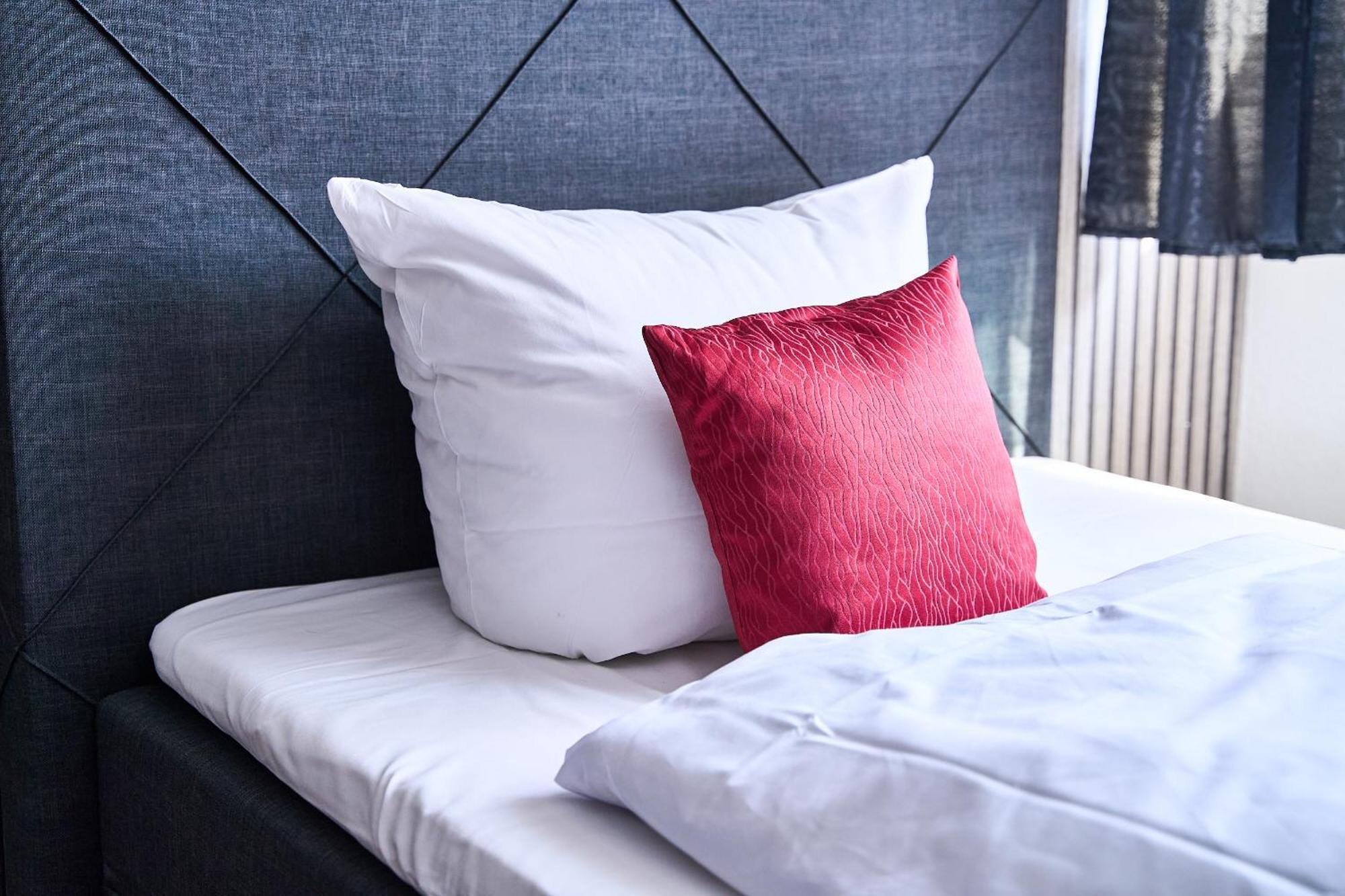 Hotel Maximo Пиннеберг Экстерьер фото