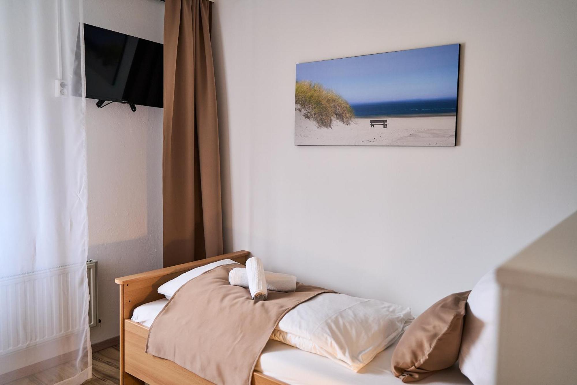 Hotel Maximo Пиннеберг Экстерьер фото