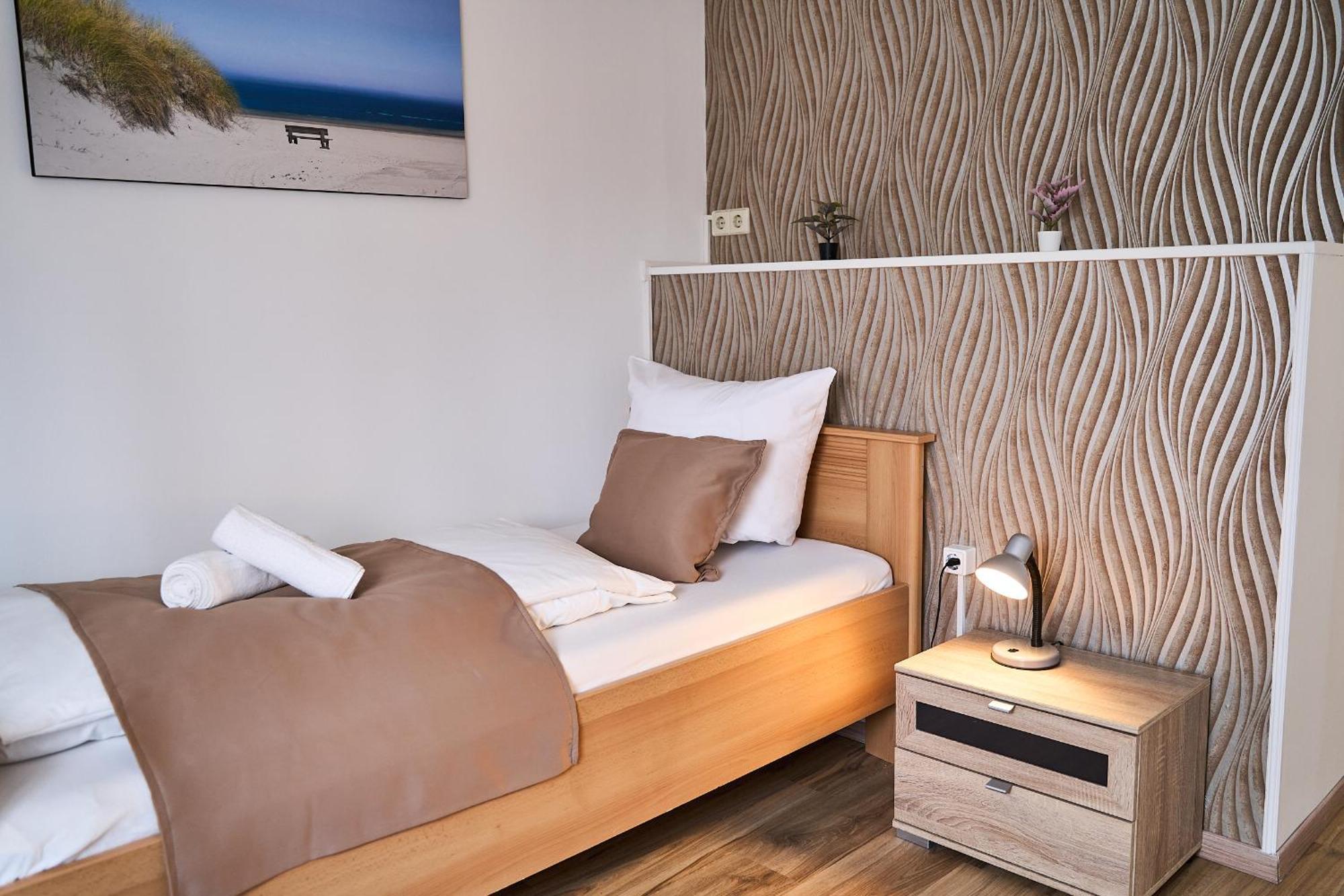 Hotel Maximo Пиннеберг Экстерьер фото